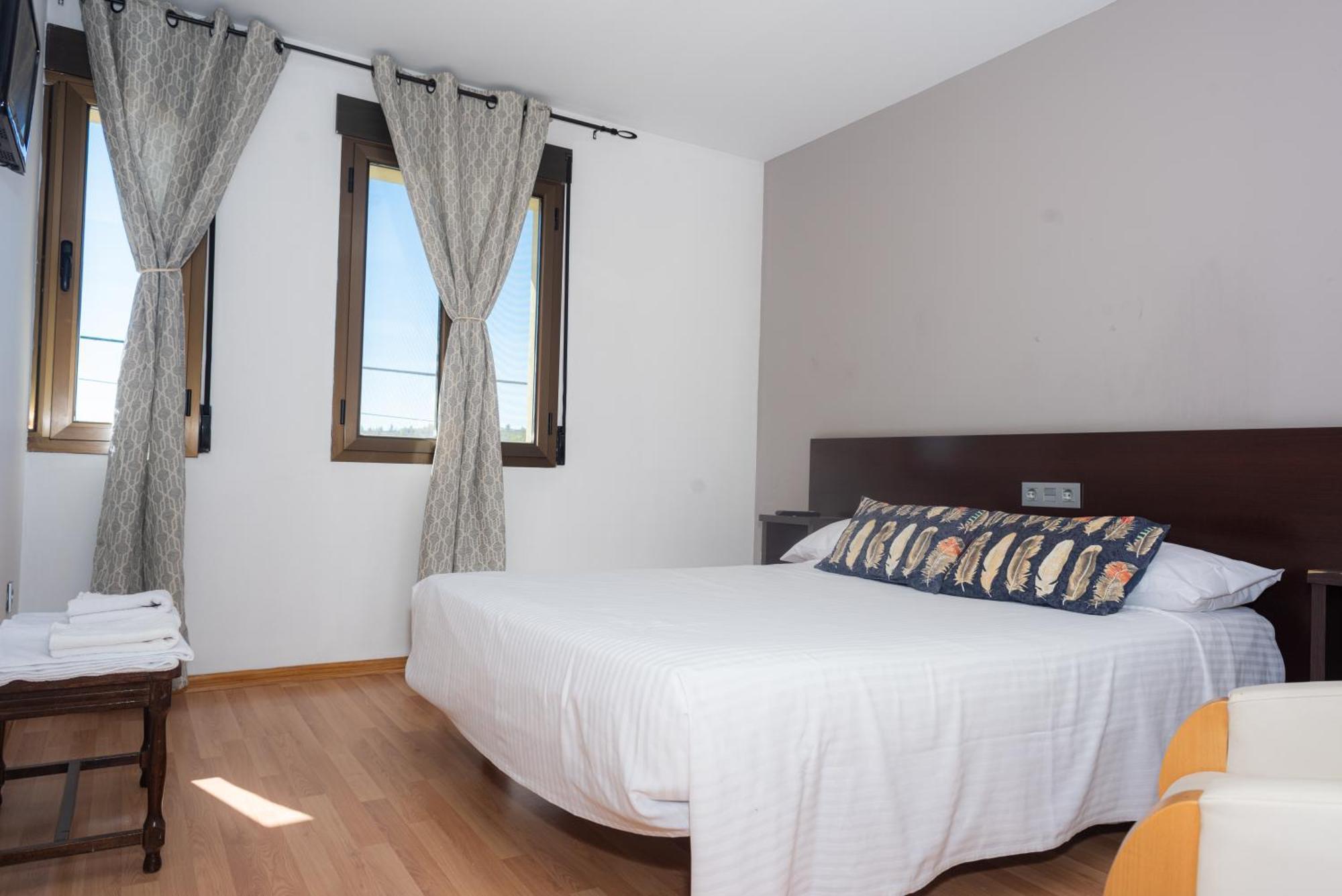 Hostal Venta De Valcorba Soria Kültér fotó
