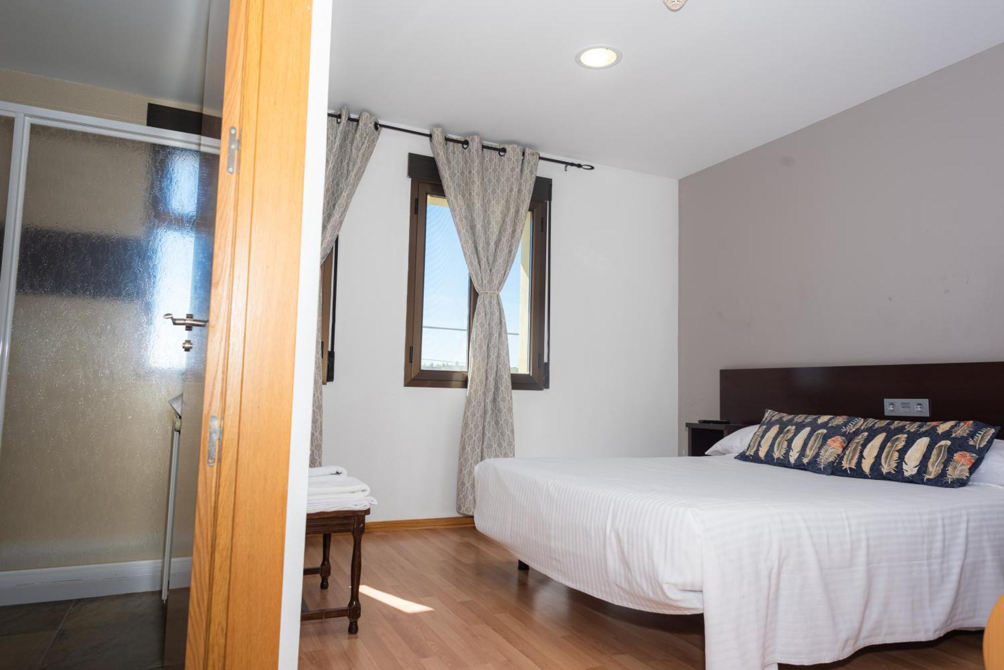 Hostal Venta De Valcorba Soria Kültér fotó